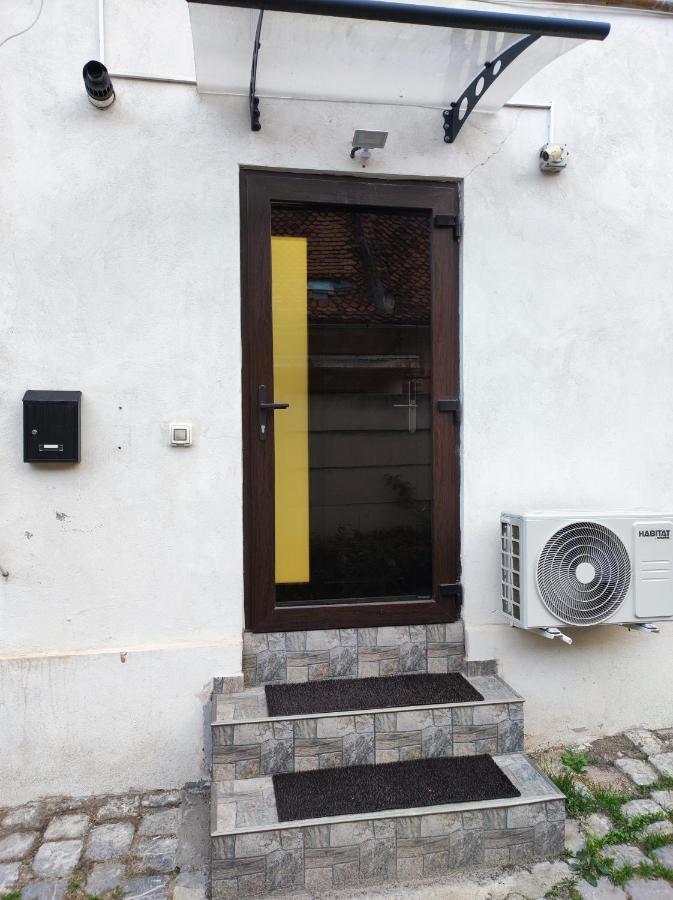 Golden Greens Studio - Mountain Scenery Brasov Exterior photo